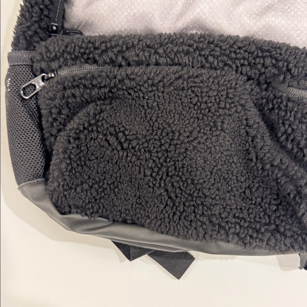 Nike Black and Gray Fleece Backpack New!! - Picture 2 of 7